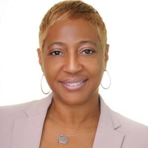 Meet your Posher, Cassandra